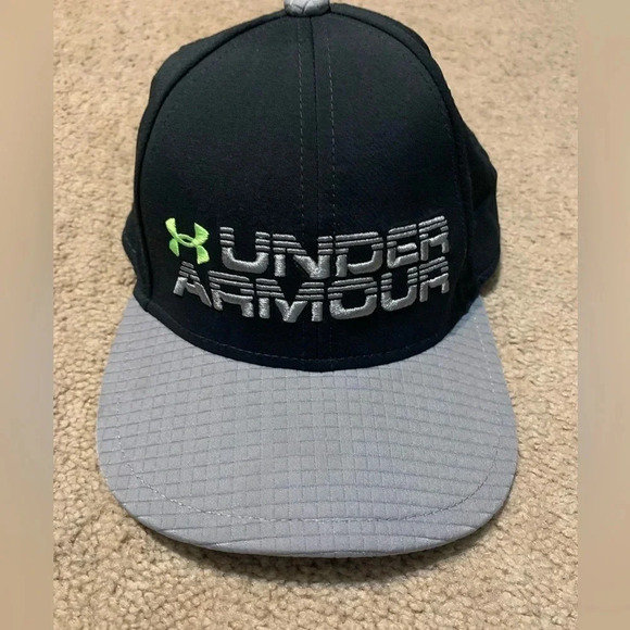 Under Armour Yourh Black/gray SnapBack hat - Picture 1 of 4